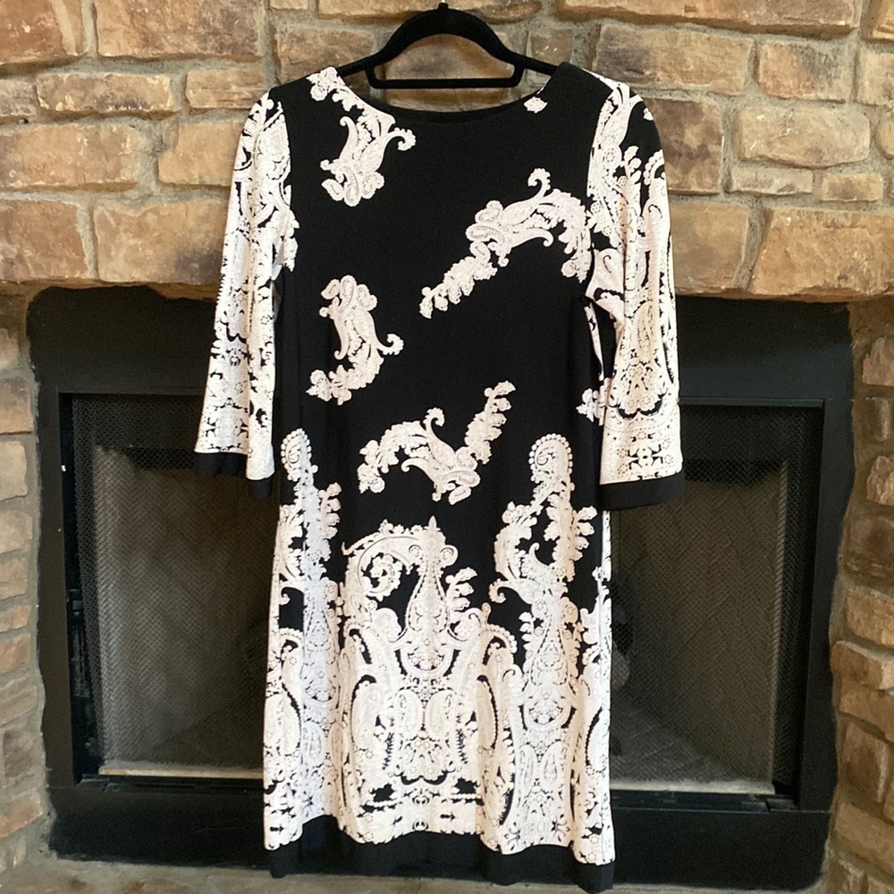 Sandra Darren black and white dress. Size 6